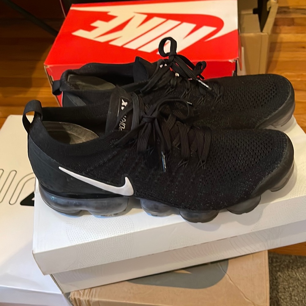 black vapor max
